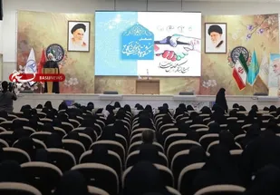 همایش شکوه و مقاومت بانوان بسیجی استان قم برگزار شد