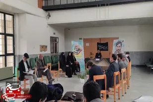 برگزاری محفل شعر رمضان به مناسبت هفته هنر انقلاب اسلامی در ملایر