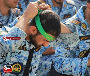 ادای احترام  گروه دوم از دانشجویان دانشگاه&zwnj;های افسری ارتش به شهدای دانشجوی هویزه +عکس
