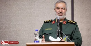 حضور سردار فدوی جانشین فرمانده سپاه پاسداران انقلاب اسلامی در یادواره شهدای شهر ونک سمیرم
