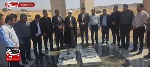 لالی برمدارشهدا/مدیران وکارکنان بسیجی پای عهد خود با شهیدان ایستادند