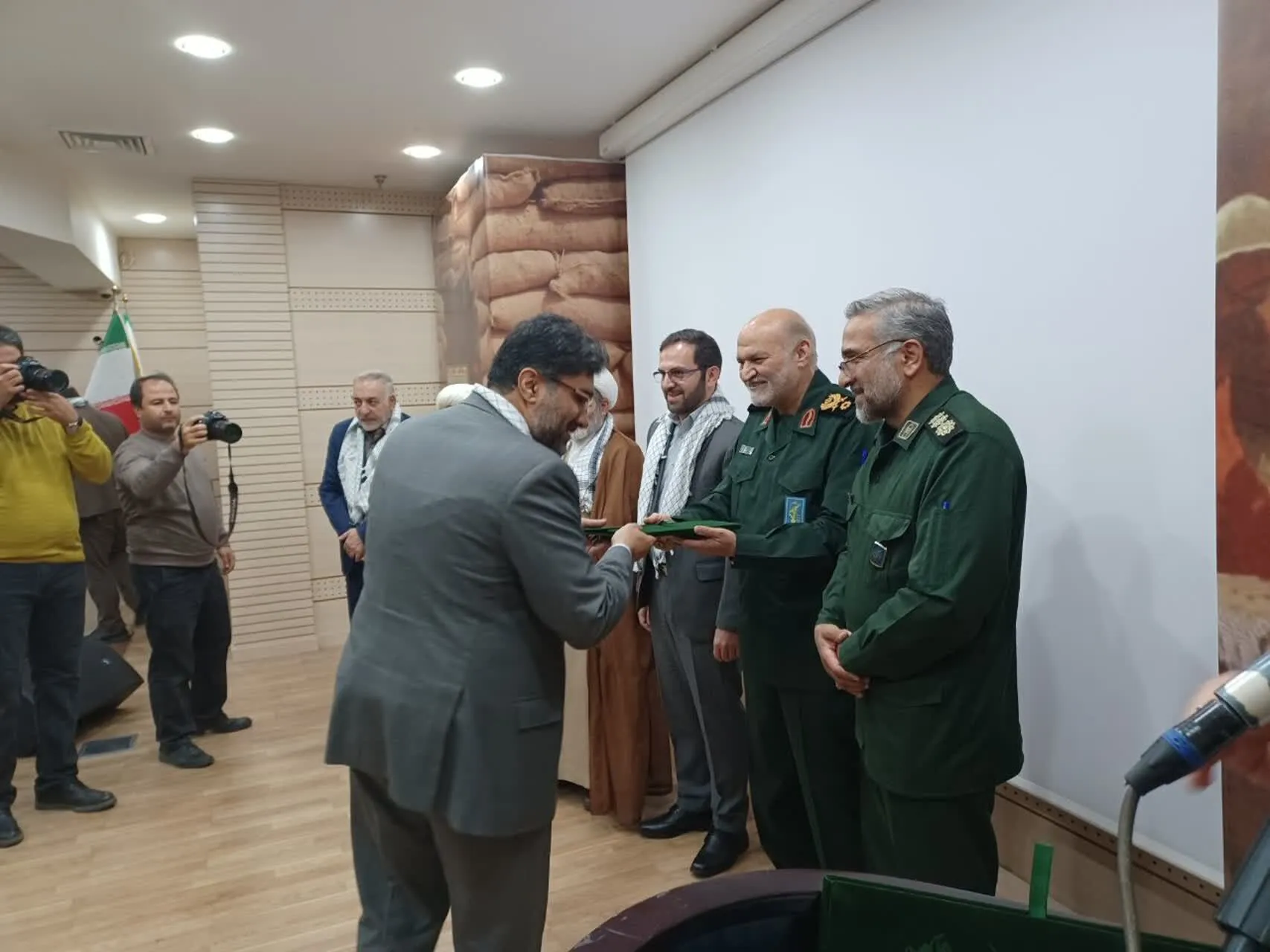 جهاد تبیین باید مورد توجه نیروهای بسیجی باشد
