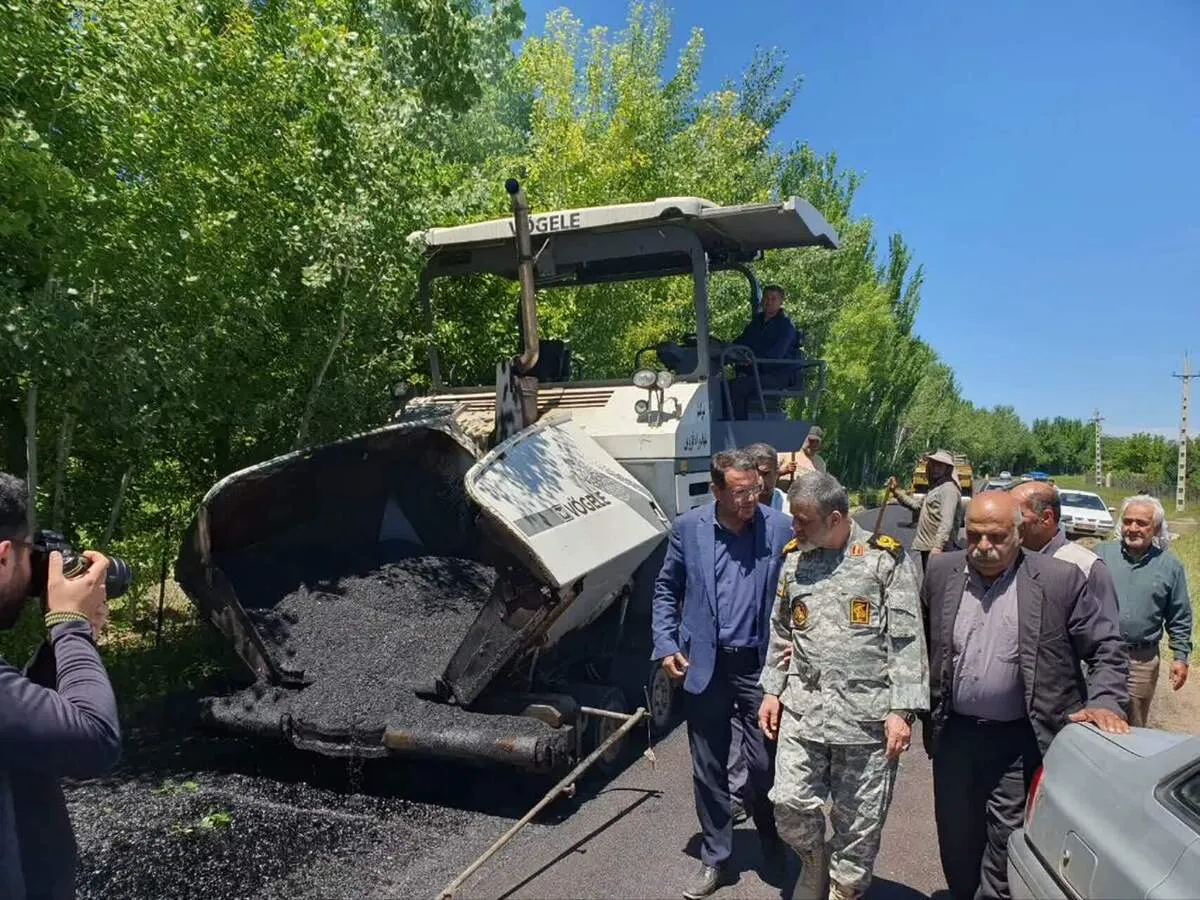 بازدید از روند اجرای پروژه آسفالت راه روستای قدیم‌آباد قزوین به همت جهادگران بسیج سازندگی