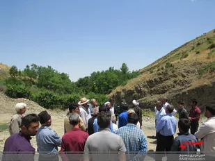 طرح احداث راه های بین مزارع روستای ارنان در هوراند