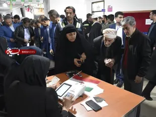مراجعه افراد فاقد سواد به ناظران در شعب