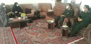 دیدار با جهادگر نمونه بخش زارچ در هفته دفاع