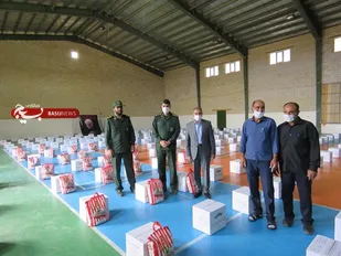 بالغ بر ۳۰۰ بسته معیشتی در بین نیازمندان سمیرم توزیع شد