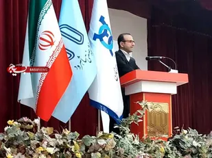 باید نسل جدید را با موضوع کارآفرینی آشنا کرد