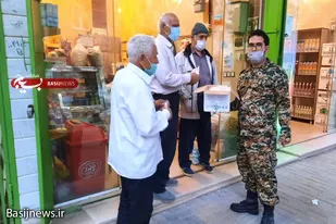 توزیع افطاری توسط بسیجیان پایگاه شهید &laquo;سجادی&raquo; ملایر
