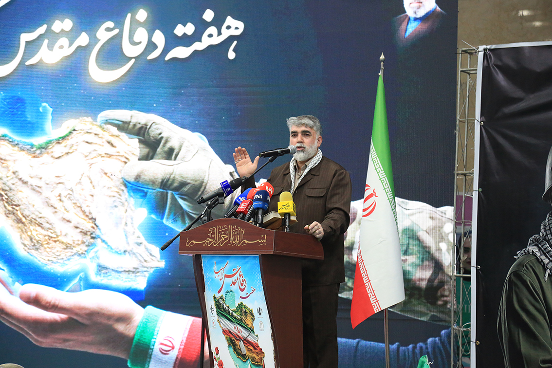 میرجلیلی: قهرمانان امروز امانتدار پرچم شهدا هستند میرجلیلی: قهرمانان امروز امانتدار پرچم شهدا هستند