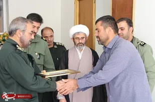 دیدار با خانواده شهدا در شهر گهرو