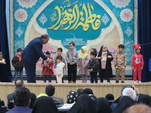 برگزاری مراسم جشن خانوادگی همراه با برنامه های فرهنگی شاد ومفرح