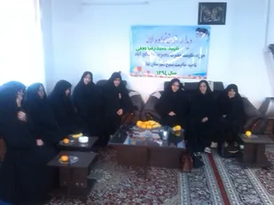 بسیجیان حوزه حضرت معصومه(س) صالح&zwnj;آباد با خانواده&zwnj; شهید نجفی دیدار کردند