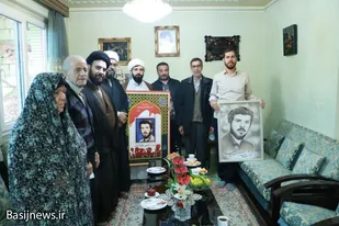 دیدار مسئول و اعضای ستاد نماز جمعه و حوزه علمیه همدان با خانواده شهدا