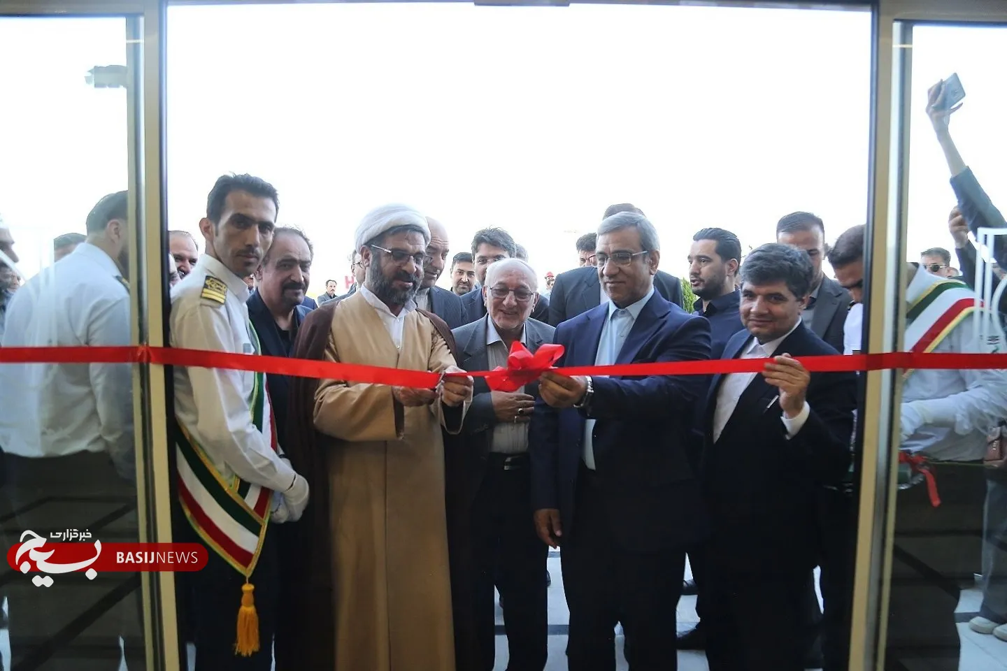 افتتاحیه
