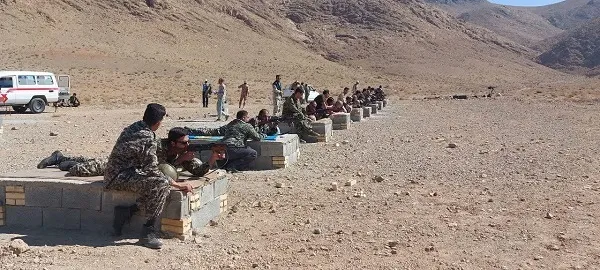 برگزاری کلاسهای آموزشی و میدان تیر به منظور ارتقای سطح آمادگی نظامی بسیجیان گردان