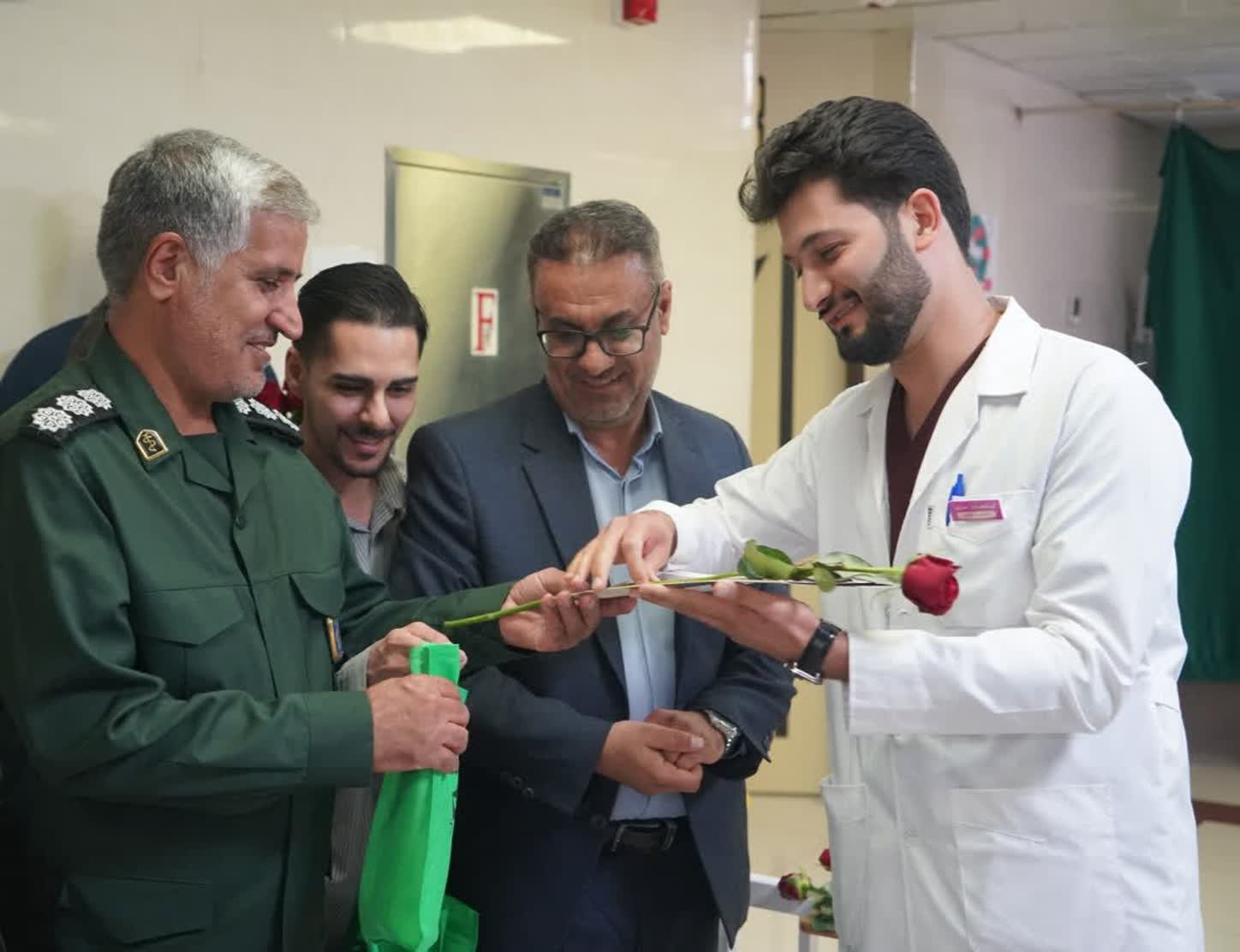 تجلیل مسئولان سپاه فتح از پرستاران در مانگاه امام صادق (ع) یاسوج + ( تصاویر) تجلیل مسئولان سپاه فتح از پرستاران در مانگاه امام صادق (ع) یاسوج + ( تصاویر)