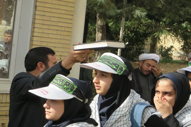 اعزام 2 هزار نفر از دانش‌آموزان ملایری به مناطق عملیاتی غرب کشور