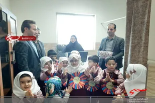 تجلیل از کارکنان خانه بهداشت روستای حسین&zwnj;آبادعاشوری