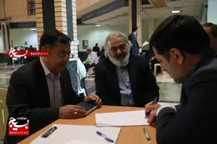 دیدار ۳ ساعته و بی واسطه دکتر آقامیری با مردم استان قم/ پیگیری مشکلات بیش از ۵۰ نفر