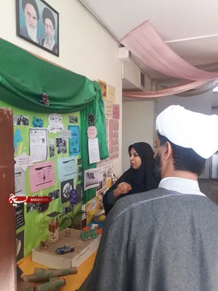بازدید مسئول دفتر نمایندگی، ولی فقیه در سپاه ناحیه گرمسار از نمایشگاه دست سازه&zwnj;های دانش آموزان مریم مقدس (س)