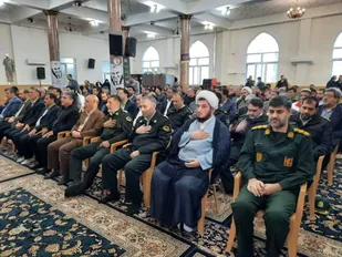 غبارروبی گلزار مطهر شهدای نجف آباد به مناسبت آغاز دهه فجر