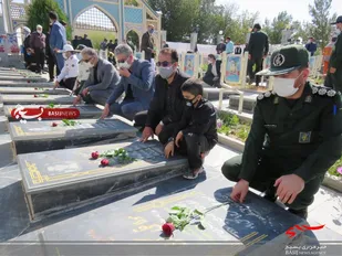 مزار شهدای  چادگان غبار روبی و عطر افشانی شد