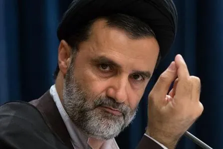 عده ای عزت خود را در رابطه با سران کفر می‌دانند/ فتنه یک گفتمان و جریان است