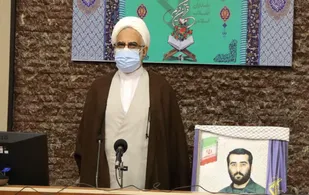 رفع مشکلات در گرو برقراری ارتباط با آمریکا نیست/ تمسک به قرآن بهترین راه مقابله با تهاجم فرهنگی است