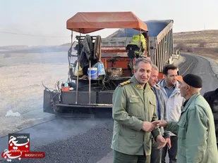 بازدید فرمانده ناحیه مقاومت بسیج سپاه شاهین دژ از پروژه آسفالت مسیر روستای "قینرجه"