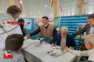 برپایی میز خدمت "ارمغان رمضان "در مصلی قدس زاهدان