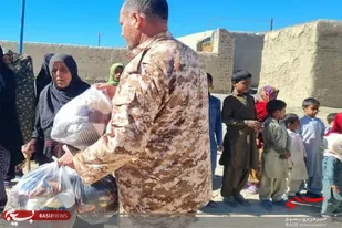 توزیع ۲۰ دست لباس گرم در روستای ککنوک بخش مرزی بم پشت