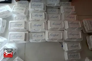 طبخ و توزیع ۲۵۰ پرس غذای گرم بین نیازمندان شهرستان گلشن بمناسبت عید غدیر خم