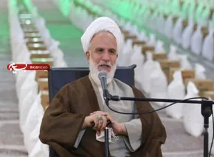 اساتید، بینش سیاسی و روحیه مطالبه گری را در حوزه تقویت کنند