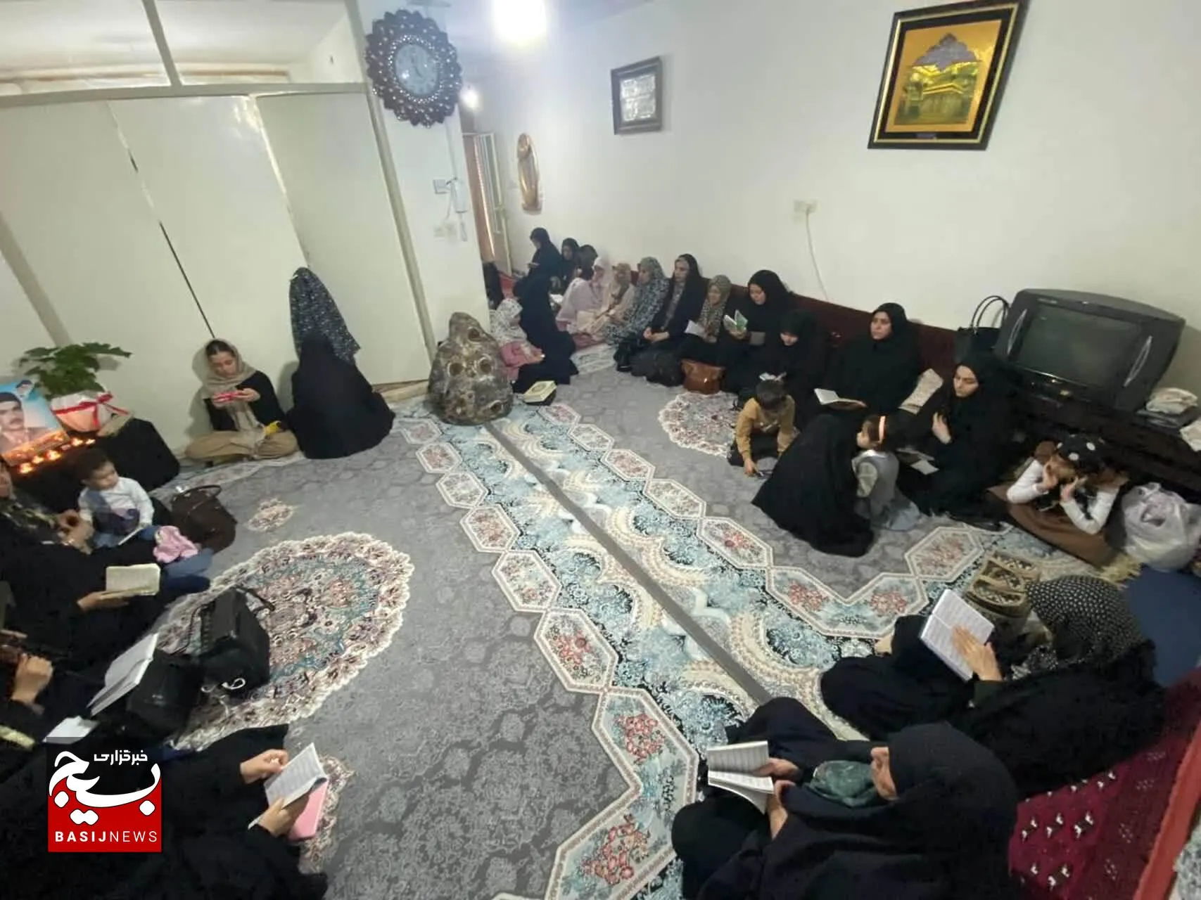 برگزاری محفل معنوی حلقه شهید بیضایی نیشابور در منزل یکی از مادران گرانقدر شهدا