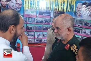 بازدید فرمانده سپاه امام صادق (ع)از غرفه پایگاه نجف اشرف