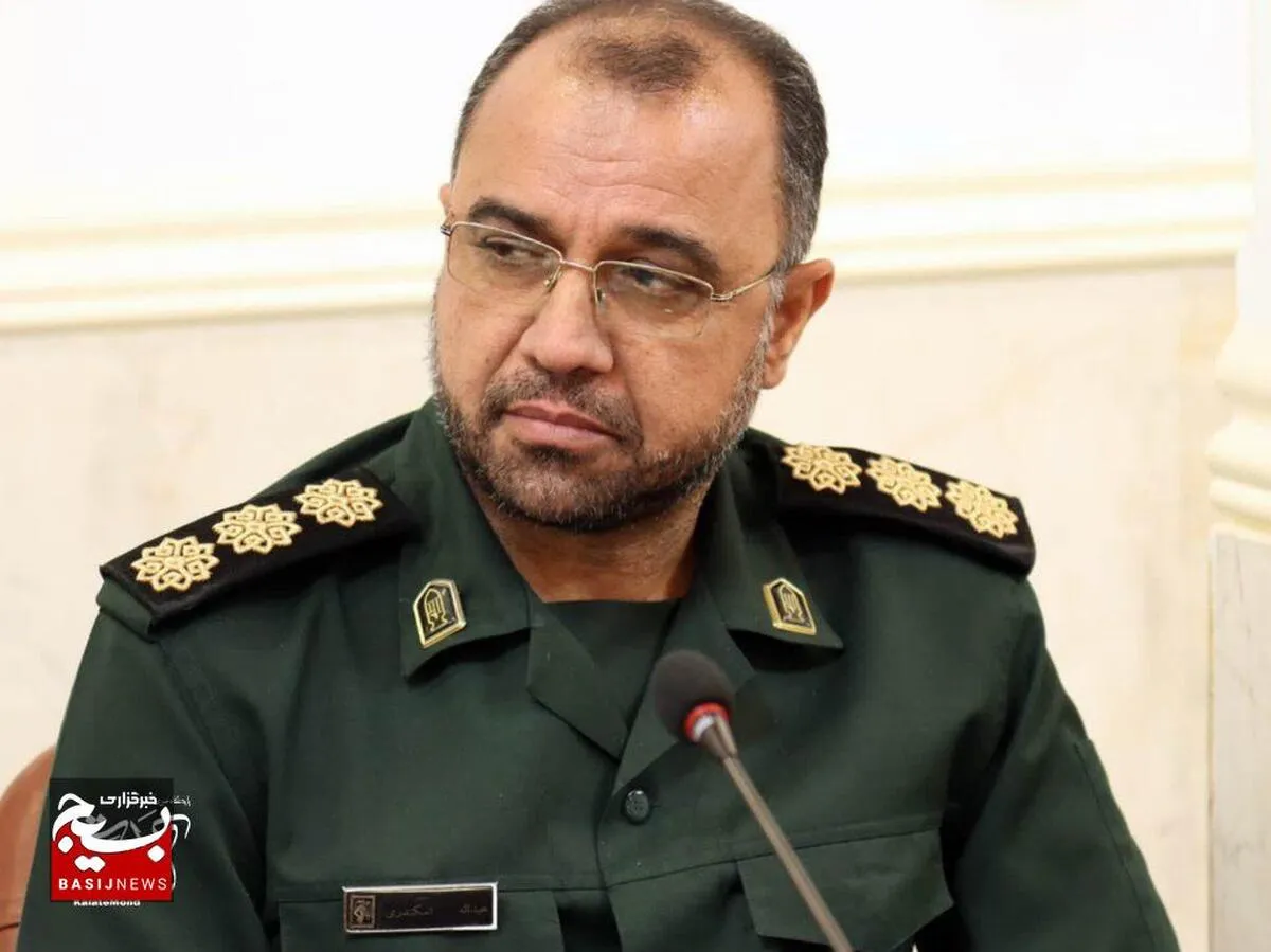 بسیجیان فاتحین در خط مقدم مقابله با دشمنان هستند