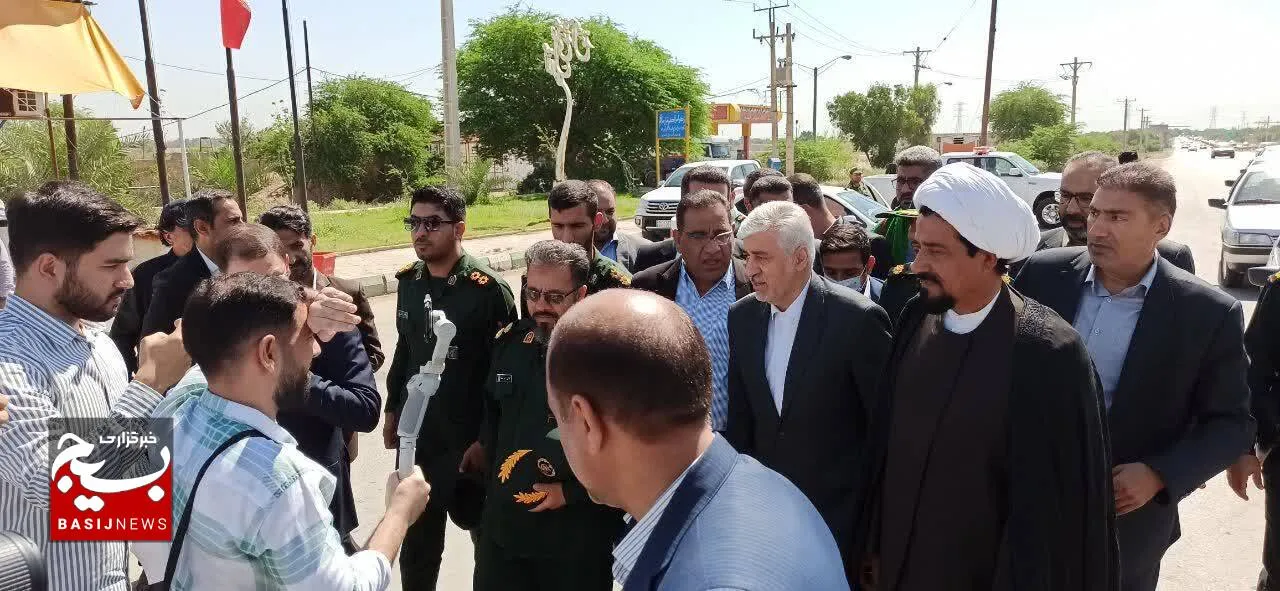 ادای احترام به شهدا و بازدید وزیر ورزش و جوانان از پروژه های حمیدیه
