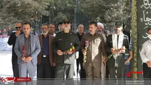 غبار روبی و گلباران مزار شهدا به مناسبت هفته دفاع مقدس در محمدشهر کرج