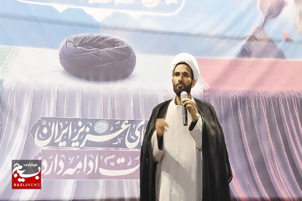 حضور مردم در میدان، دشمن را خشمگین و جبهه انقلاب را مقتدرتر می‌کند