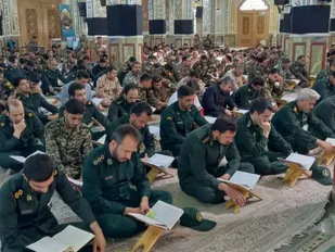محفل انس با قرآن کریم نیروهای مسلح بمناسبت هفته ارتش و سالروز شهادت سپهبد شهید علی صیاد شیرازی برگزار شد.