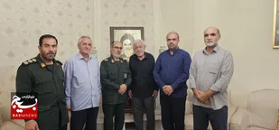 دیدار فرمانده سپاه عاشورا با آزادگان