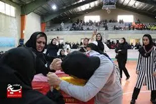 کارینا کرمی از  شاهین دژ مدال طلای خود را تقدیم حرم مطهر رضوی کرد