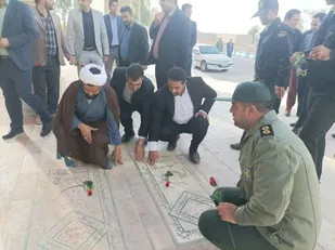 غبار روبی گلزار شهدای شهرستان مروست