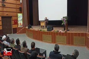 برگزاری نشست گفتمانی با موضوع زینب شناسی در رزن