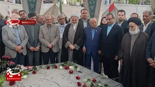 گلباران مقبره حکيم عمر خيام نيشابوري