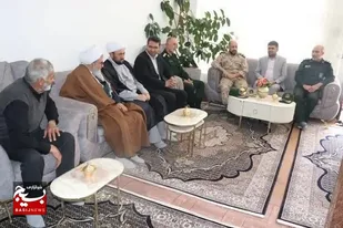 فرمانده سپاه چالدران با خانواده شهید&laquo;محمدباقر عشقی&raquo; دیدار کرد