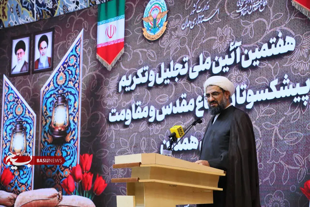 دشمنان خواب تجزیه ایران را به گور خواهند برد دشمنان خواب تجزیه ایران را به گور خواهند برد