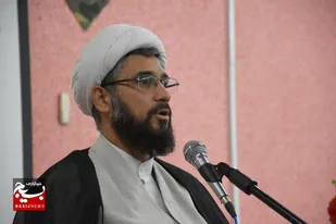 انقلاب اسلامی پرچمدار جبهه حق در رویارویی تاریخی امروز