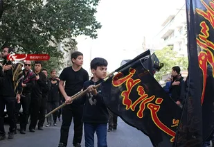 کاروان عزاداری سرور و سالار شهیدان در عاشورای حسینی